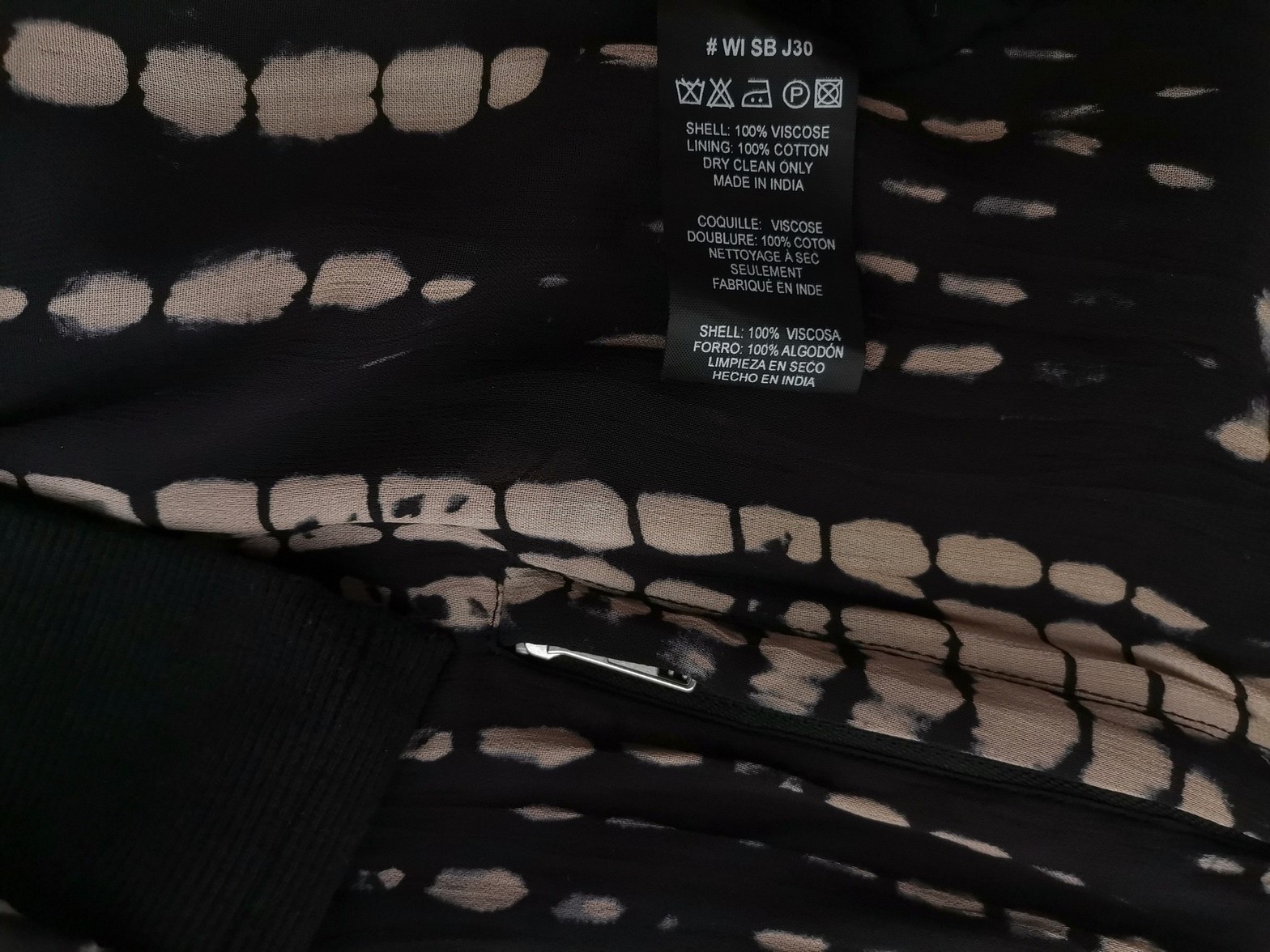 Religion Rozmiar XS (36) Kolor Czarny Bluza na suwak Długi rękaw Materiał Wiskoza 100% Religion Rozmiar XS (36) Kolor Czarny Bluza na suwak Długi rękaw Materiał Wiskoza 100%