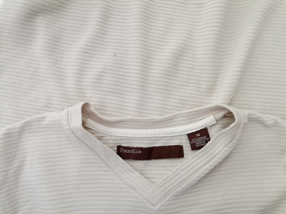 IMG_20230116_135827.jpg Perry Ellis Rozmiar M Kolor Beżowy Męski T-Shirt Krótki rękaw Materiał Rayon