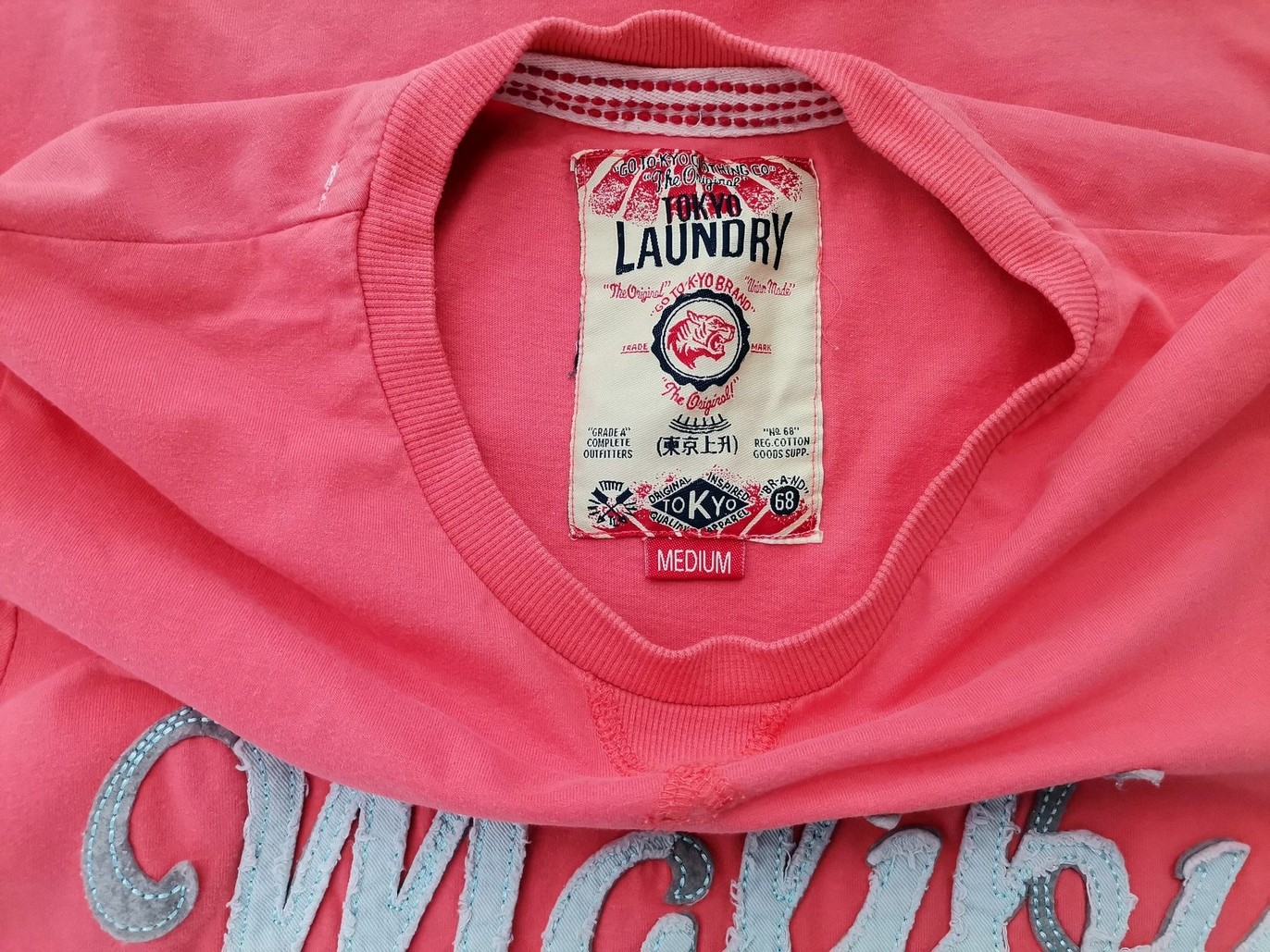 IMG_20230118_135657.jpg Tokyo Laundry Rozmiar M Kolor Różowy Męski T-Shirt Krótki rękaw Materiał Bawełna 100%