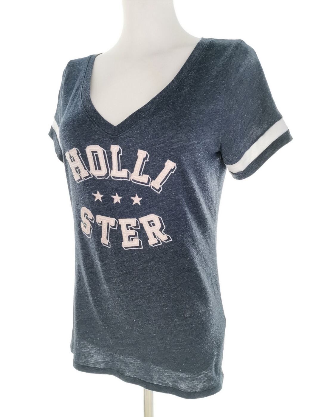 IMG_20230119_131219.jpg Hollister Rozmiar M Kolor Granatowy W serek T-Shirt Krótki rękaw Materiał Bawełna