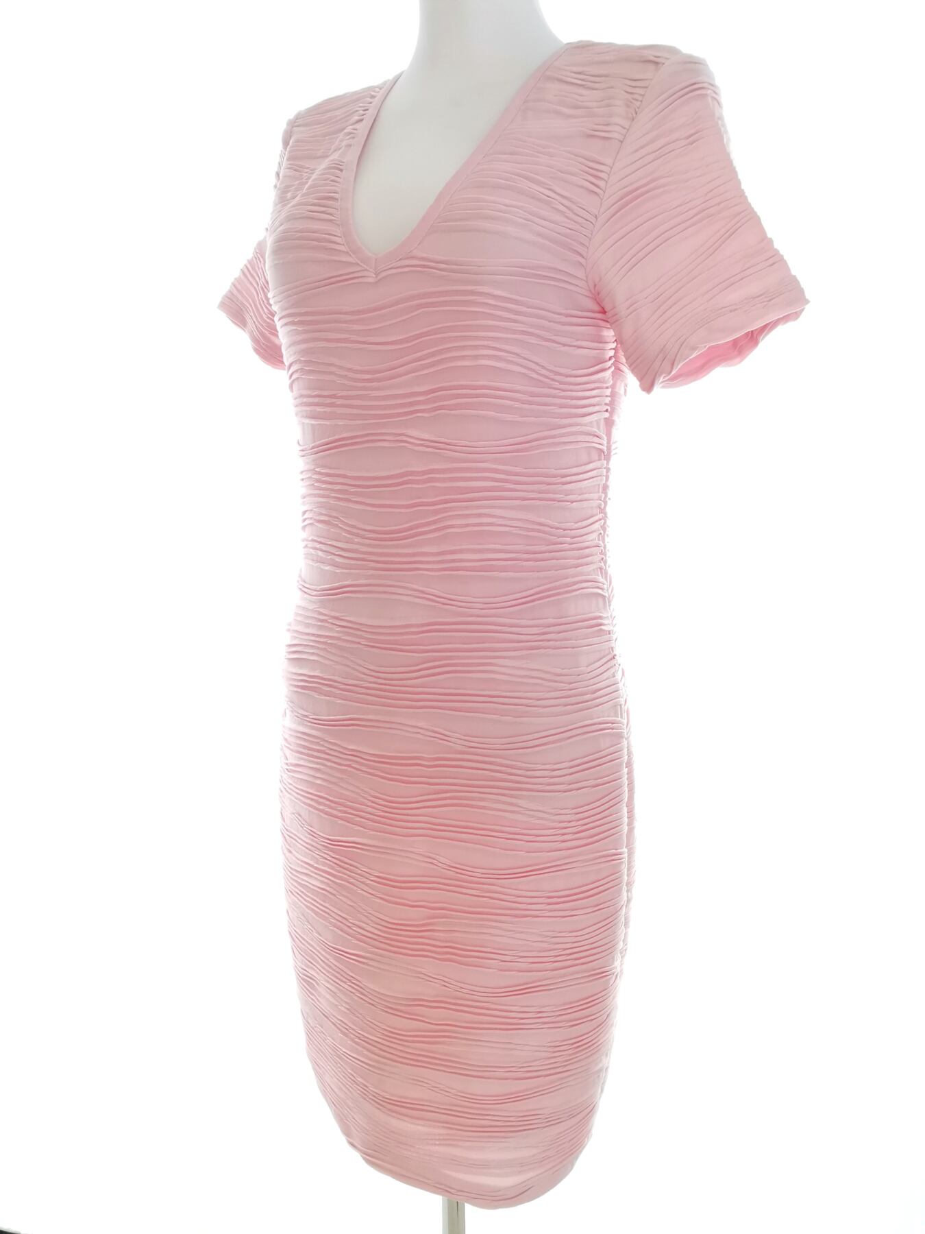 IMG_20220914_141013.jpg Fransa Rozmiar S Kolor Różowy W serek Sukienka Bodycon Krótki rękaw Midi