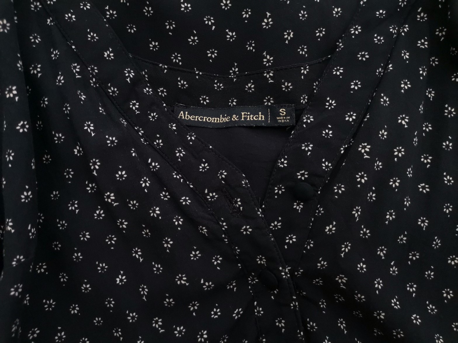 IMG_20220926_135841.jpg ABERCROMBIE & FITCH Rozmiar S Kolor Granatowy W serek Sukienka Koszulowa Krótki rękaw Do Kolan Materiał Wiskoza 100%