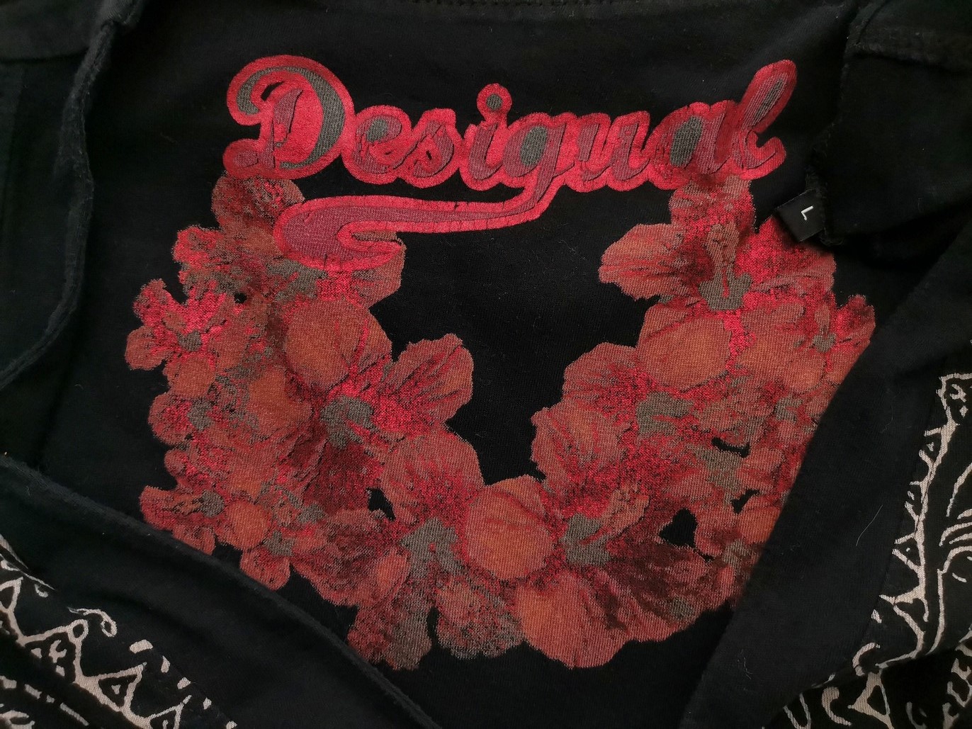 IMG_20220929_134951.jpg DESIGUAL Rozmiar L Kolor Czarny W serek Sukienka Sweterkowa Krótki rękaw Midi