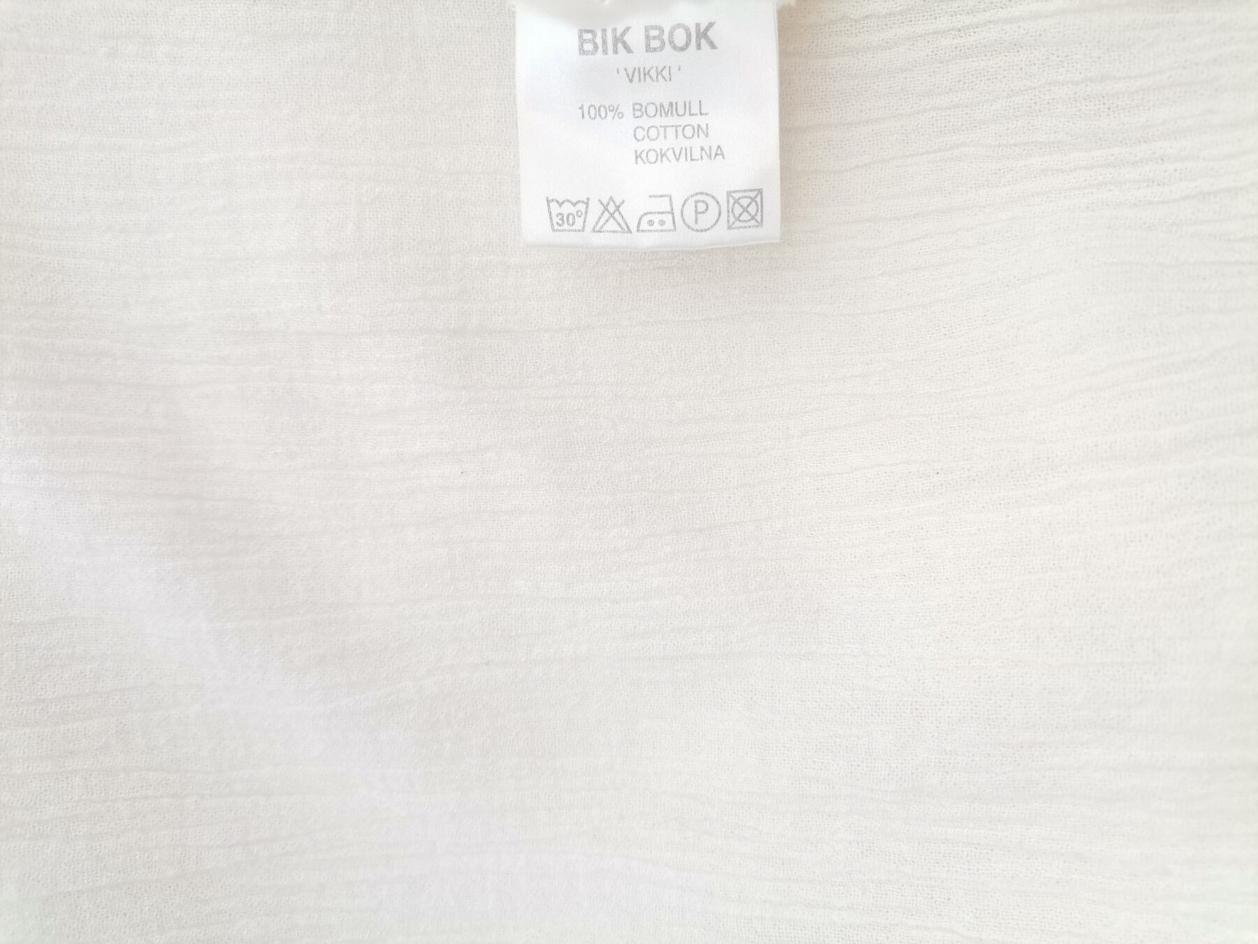 IMG_20221010_141425.jpg BIK BOK Rozmiar M Kolor Biały Kwadratowy dekolt Sukienka Prostokątna Rękaw 3/4 Do Kolan Materiał Bawełna 100%