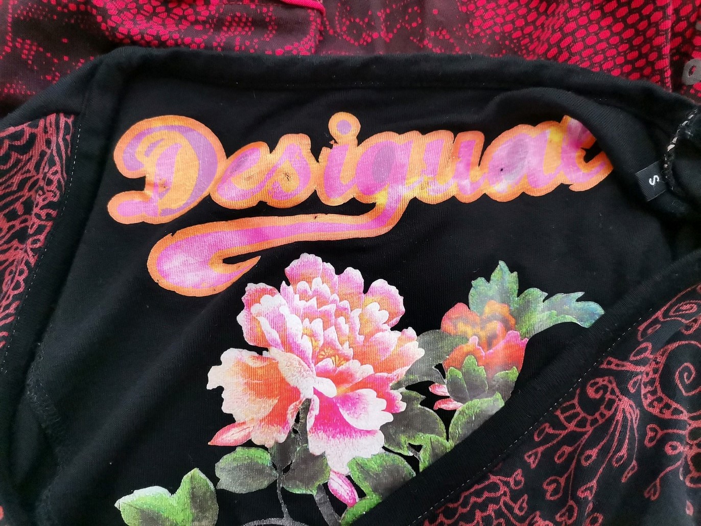 IMG_20221017_111220.jpg DESIGUAL Rozmiar S Kolor Czarny Okrągły dekolt Sukienka Sheath Długi rękaw Do Kolan Materiał Wiskoza 100%