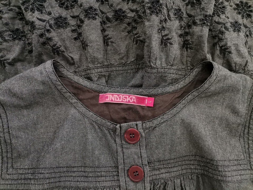 IMG_20221017_135824.jpg Indiska Rozmiar L Kolor Szary Crew Neck Sukienka Koszulowa Rękaw 3/4 Do Kolan Materiał Bawełna 100%