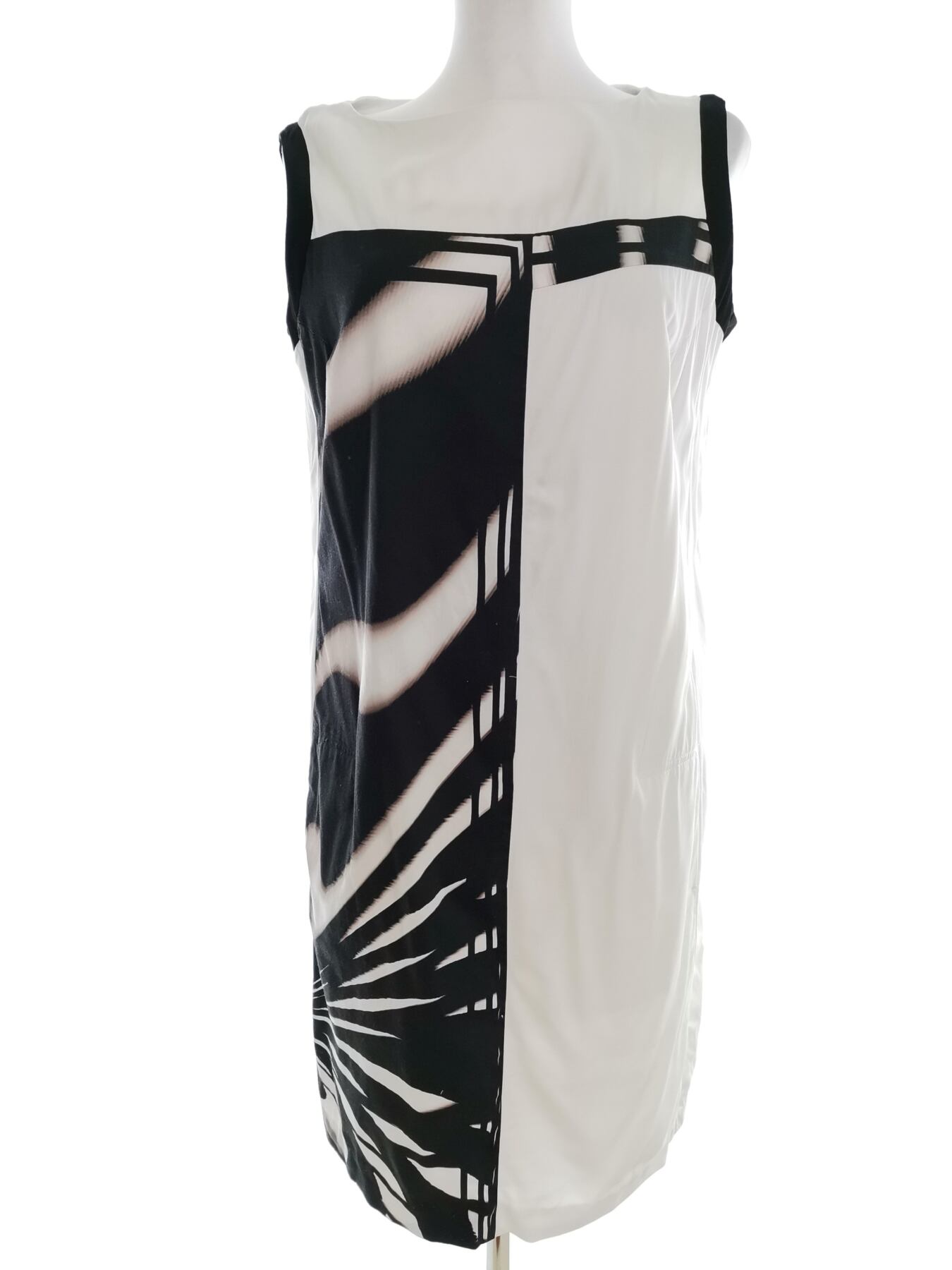 BLACKY DRESS Rozmiar 38 Kolor Biały Okrągły dekolt Sukienka Prostokątna Bezrękawnik Do Kolan Materiał Bawełna