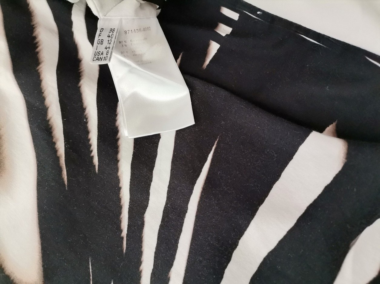 IMG_20221018_122905.jpg BLACKY DRESS Rozmiar 38 Kolor Biały Okrągły dekolt Sukienka Prostokątna Bezrękawnik Do Kolan Materiał Bawełna