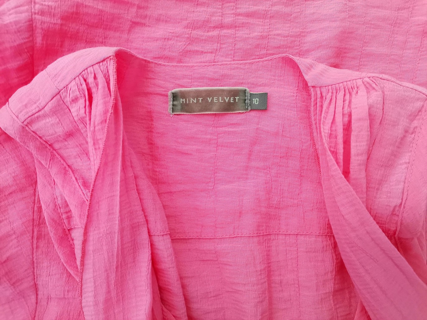 IMG_20221026_111218.jpg Mint Velvet Rozmiar 10 (38) Kolor Różowy Kwadratowy dekolt Sukienka Prostokątna Bezrękawnik Do Kolan Materiał Wiskoza