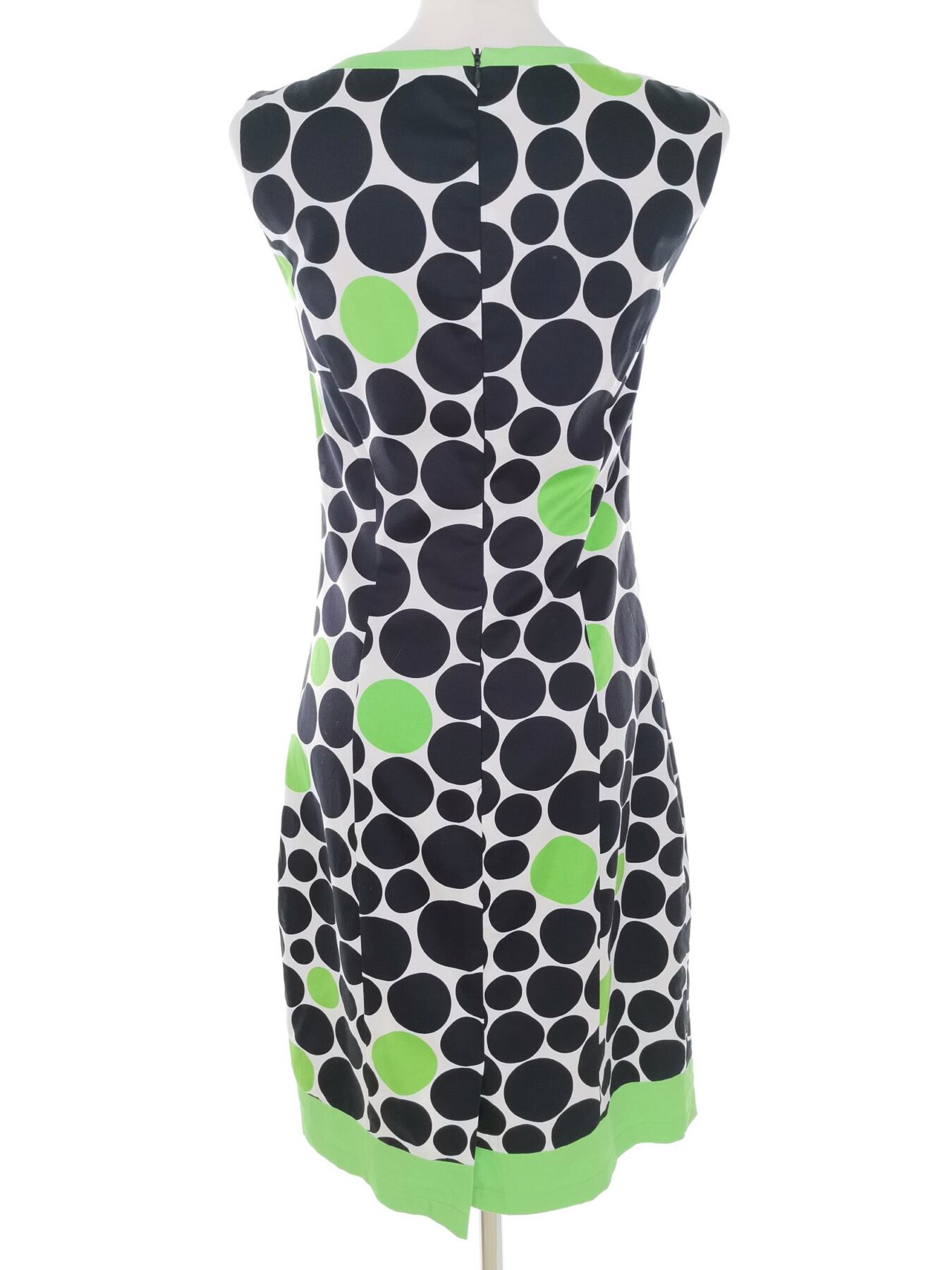 IMG_20221108_113742.jpg Gerry weber Rozmiar 34/36 Kolor Zielony Grochy Okrągły dekolt Sukienka Sheath Bezrękawnik Midi