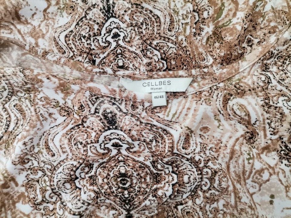 IMG_20221115_114931.jpg CELLBES Rozmiar 46/48 Kolor Brązowy Damask Paisley Okrągły dekolt Tunika Bluzka Krótki rękaw Materiał Modal 100%
