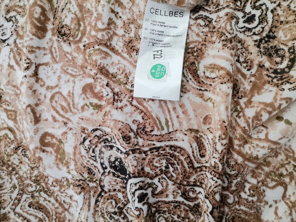 IMG_20221115_114940.jpg CELLBES Rozmiar 46/48 Kolor Brązowy Damask Paisley Okrągły dekolt Tunika Bluzka Krótki rękaw Materiał Modal 100%