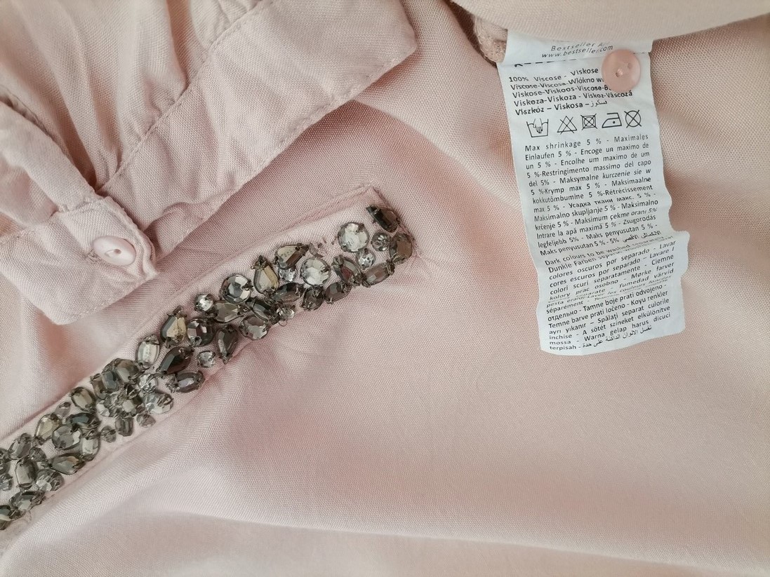 IMG_20221116_095215.jpg Vero moda Rozmiar L Kolor Pudrowy Róż Okrągły dekolt Bluzka Popover Guziki Rękaw 3/4 Materiał Wiskoza 100%