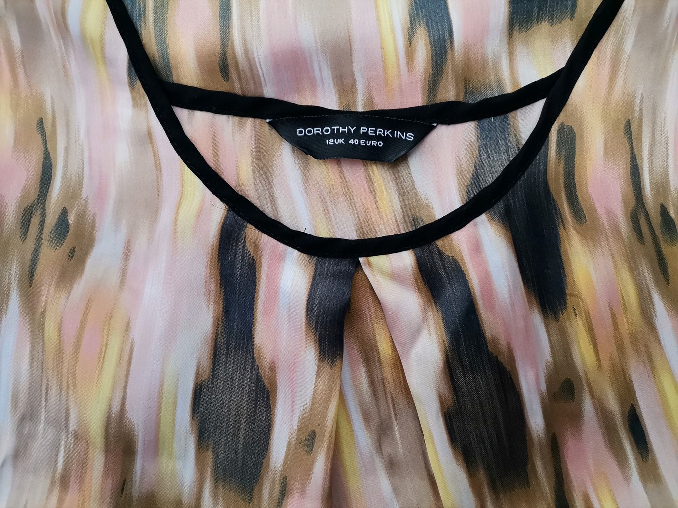 IMG_20221122_103913.jpg Dorothy perkins Rozmiar 12 (40) Kolor Różowy Okrągły dekolt Bluzka Bezrękawnik