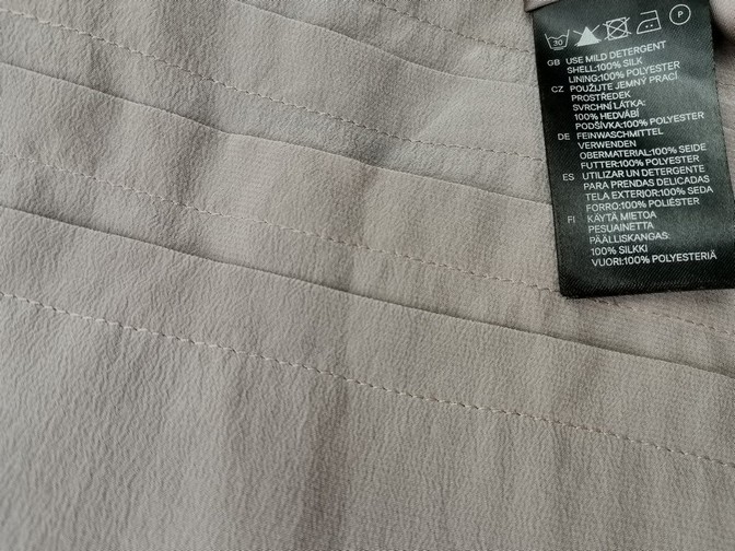 H&m Rozmiar 46 Kolor Szary Okrągły dekolt Sukienka Prostokątna Bezrękawnik Do Kolan Materiał Jedwab 100%