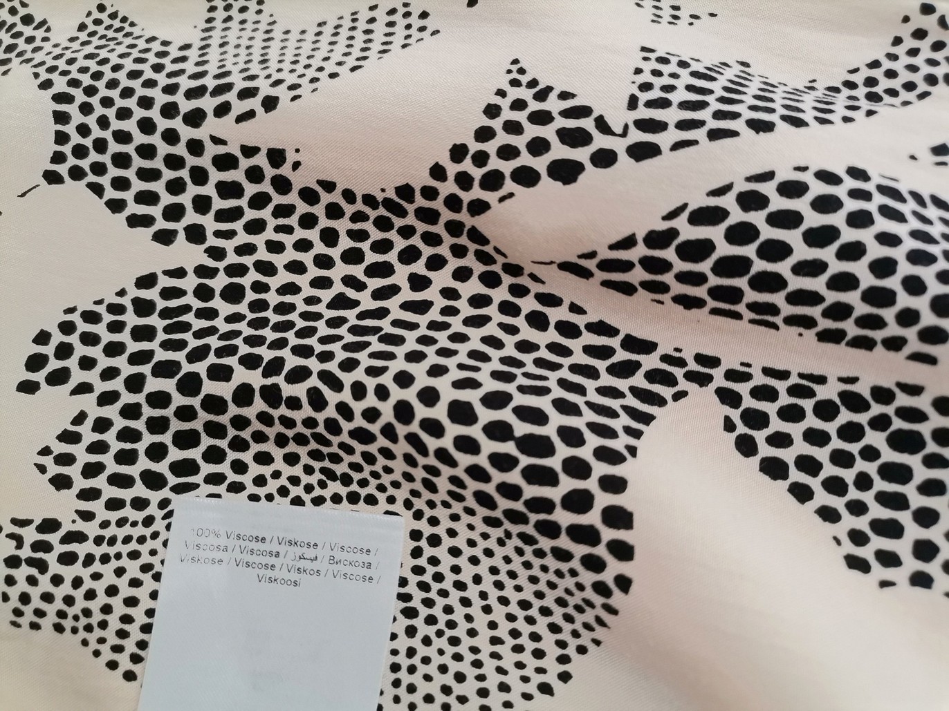 IMG_20221215_121833.jpg InWear Rozmiar 34 Kolor Kremowy Okrągły dekolt Bluzka Krótki rękaw Materiał Wiskoza 100%
