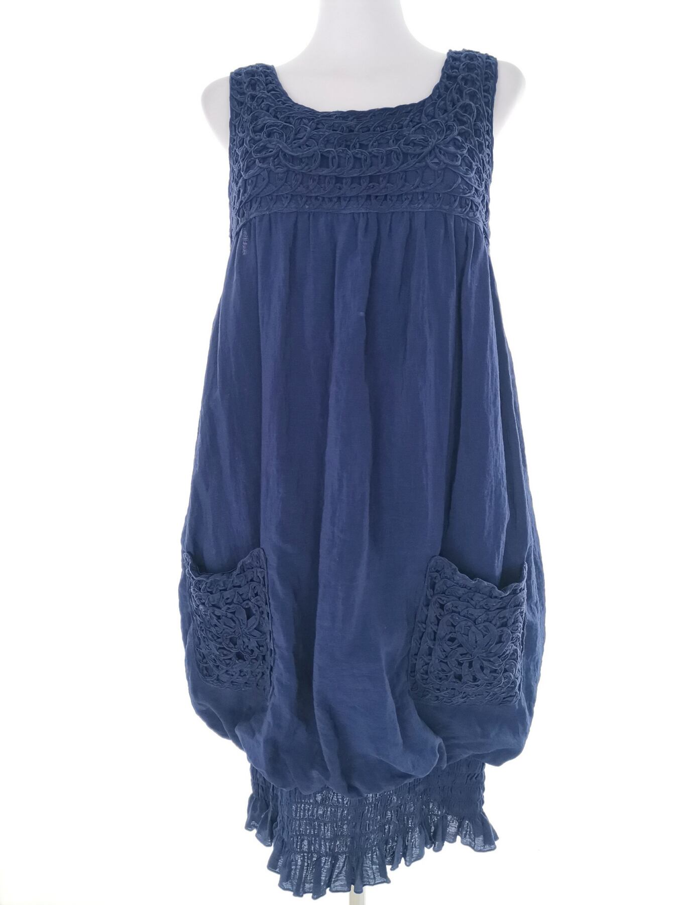 Cobey Calzedonia Rozmiar M/L Kolor Niebieski Okrągły dekolt Sukienka Prostokątna Bezrękawnik Midi Materiał Wiskoza