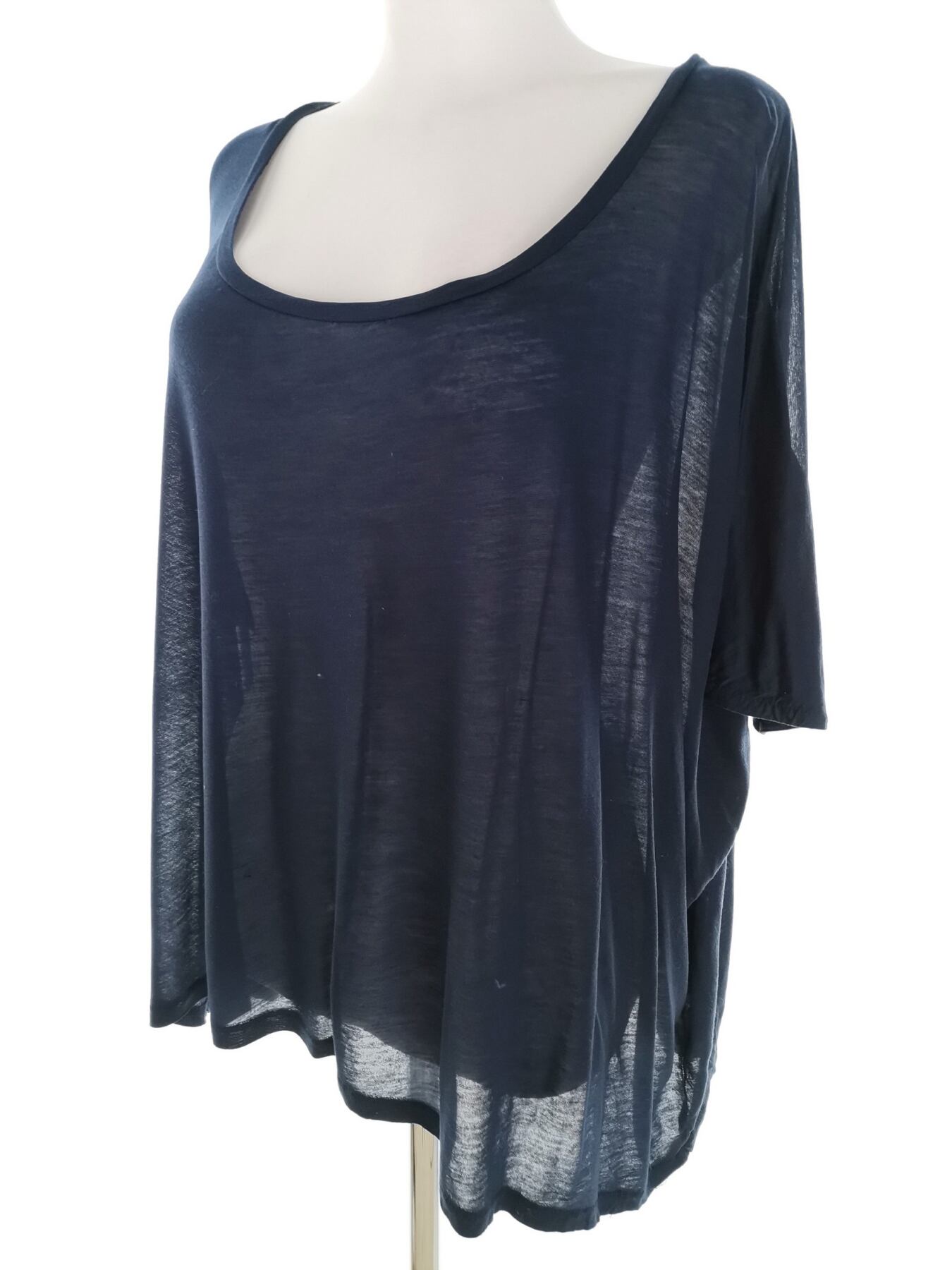 IMG_20221220_125906.jpg ACNE Rozmiar L Kolor Granatowy Dekolt U Bluzka Krótki rękaw Materiał Tencel 100%