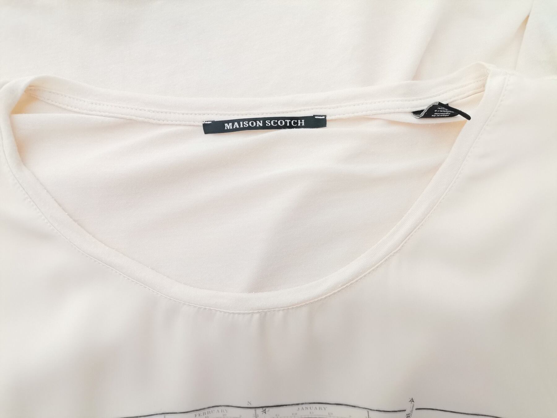 IMG_20221223_101335.jpg Maison scotch Rozmiar 3 (40) Kolor Kremowy Okrągły dekolt Bluzka Długi rękaw Materiał Modal 100%