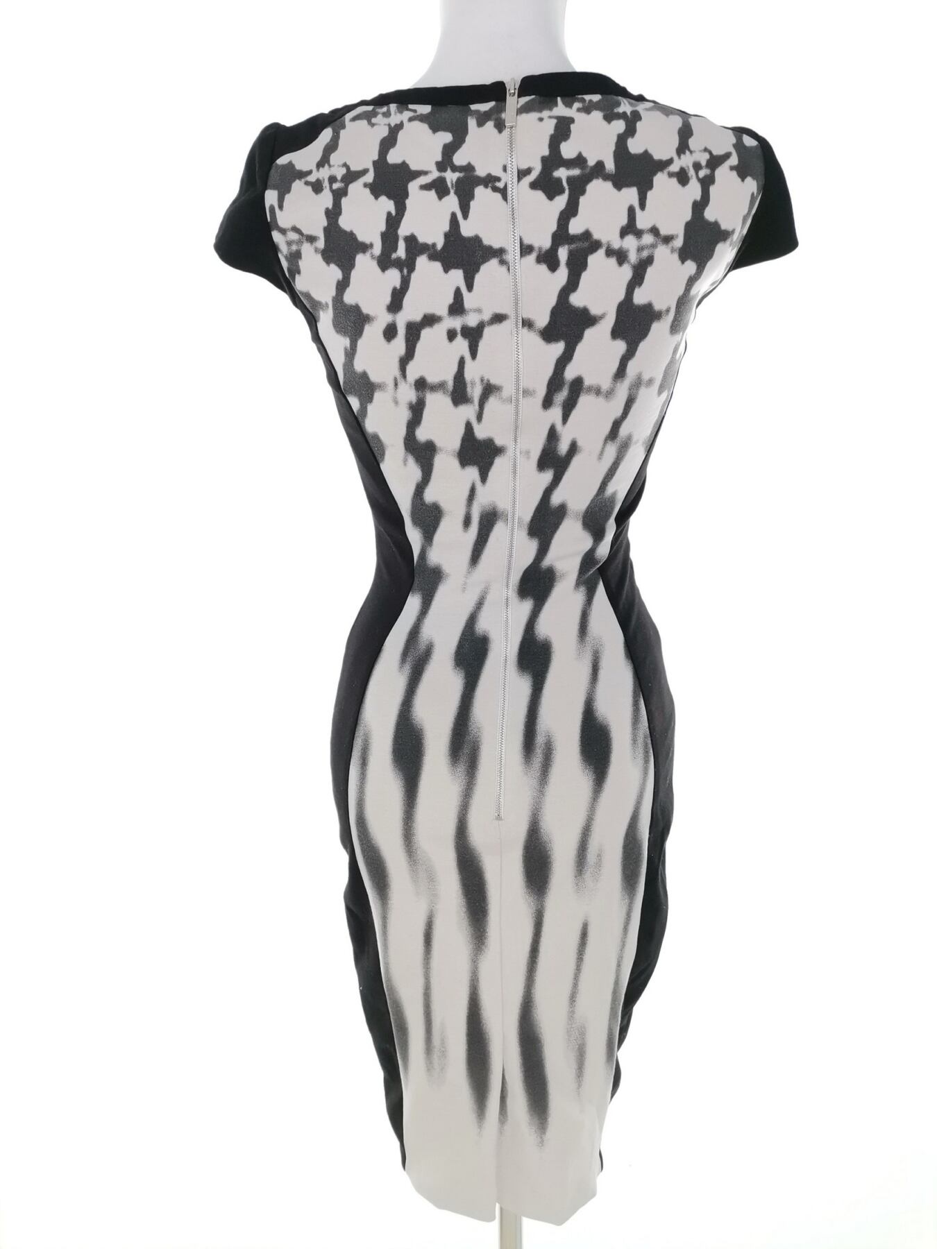 IMG_20221227_131027.jpg Karen MILLEN Rozmiar 8 (36) Kolor Czarny Okrągły dekolt Sukienka Ołówkowa Krótki rękaw Midi Materiał Wiskoza