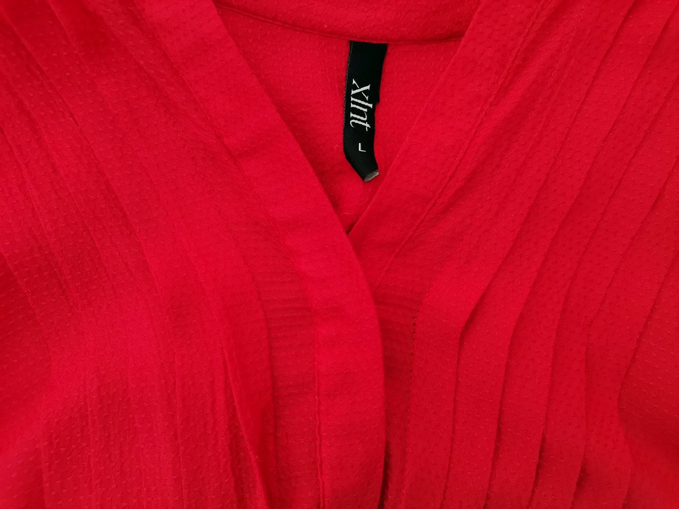 IMG_20230103_120935.jpg XLNT Rozmiar L Kolor Czerwony Split Crew Neck Tunika Bluzka Długi rękaw Materiał Wiskoza 100%