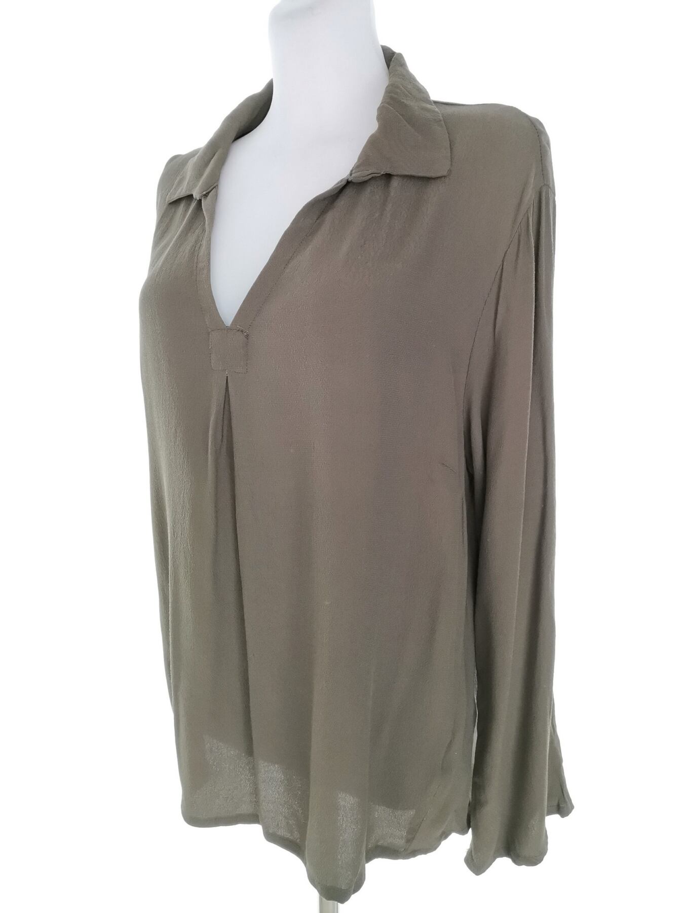IMG_20230104_113105.jpg Cream Rozmiar 38 Kolor Khaki Kołnierz Bluzka Długi rękaw Materiał Wiskoza 100%