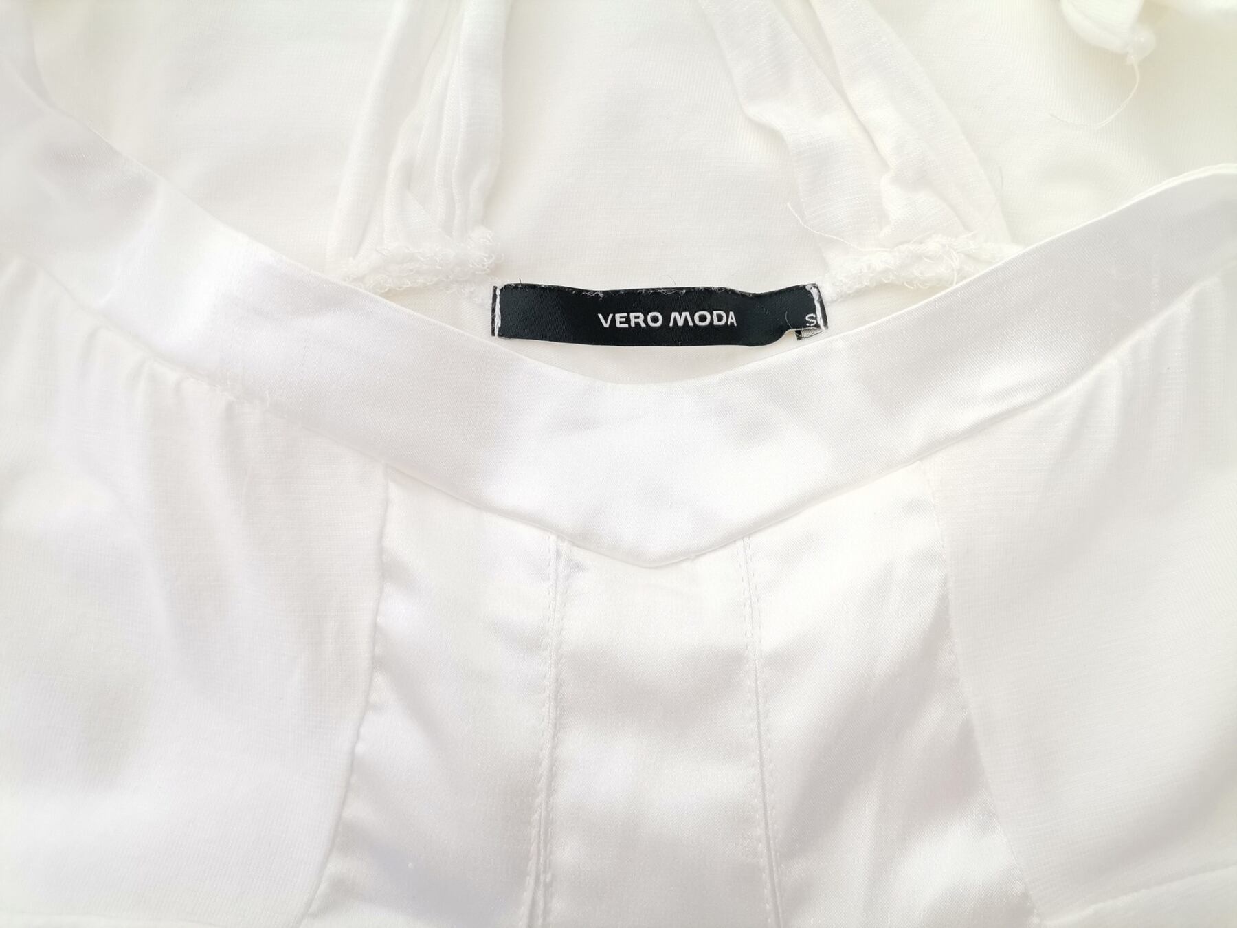 IMG_20230110_112756.jpg Vero moda Rozmiar S Kolor Perłowy Halter Bluzka Bezrękawnik